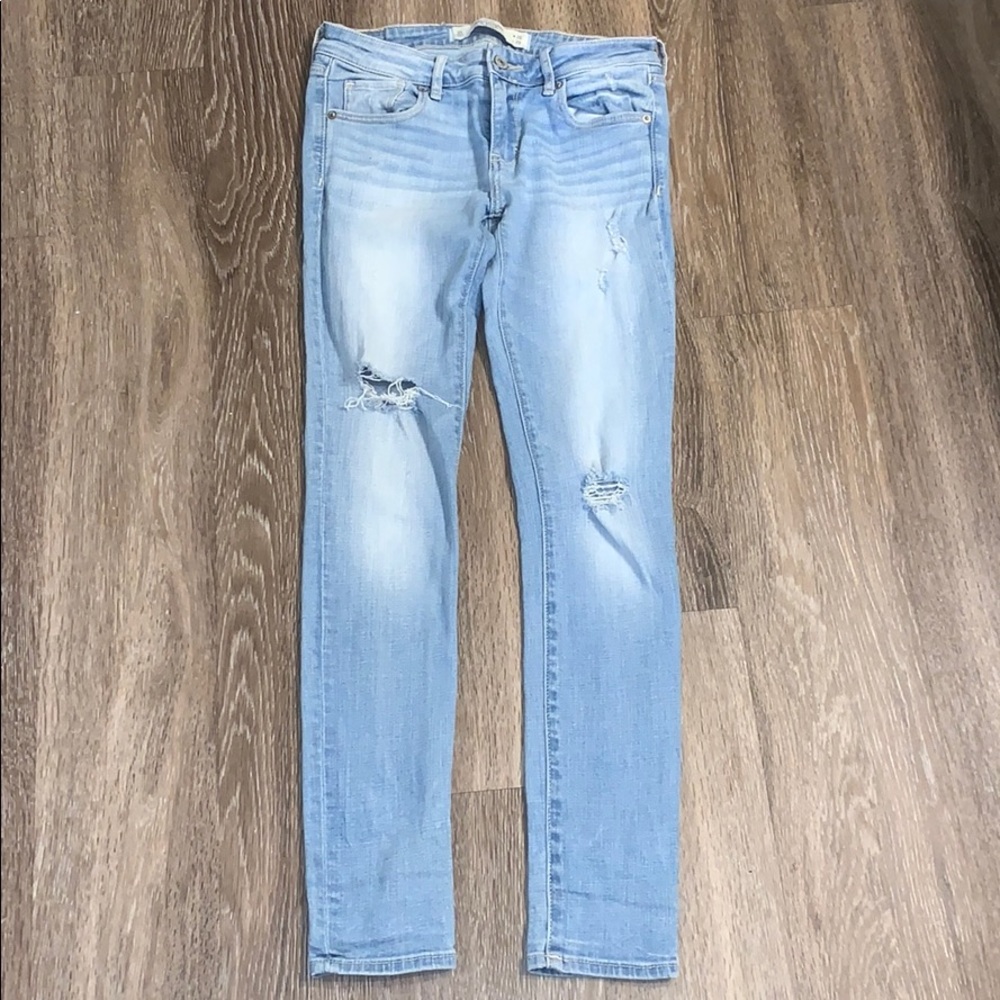 Abercrombie & Fitch Destroyed Super Skinny Jean